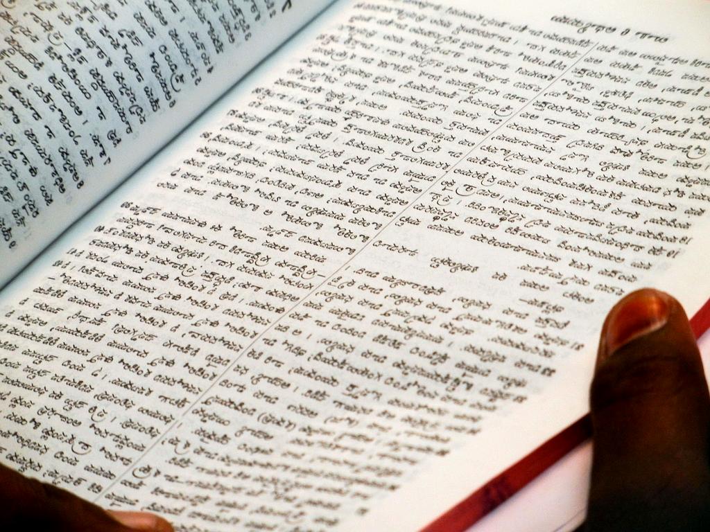 AI-powered translation app interface showing real-time conversation translation