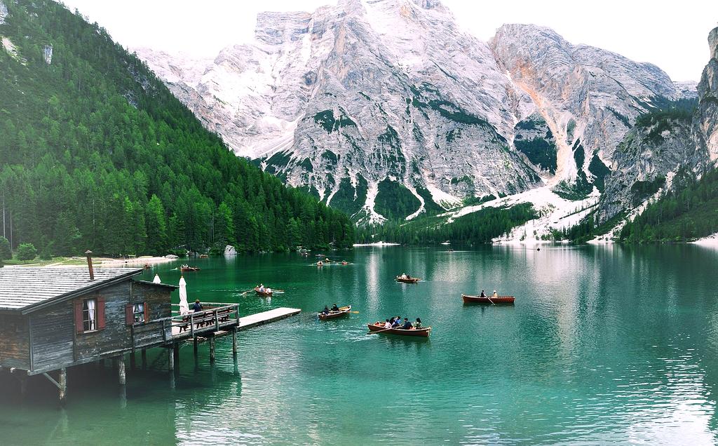 Dramatic mountain landscape reflected in pristine lake waters in New Zealand